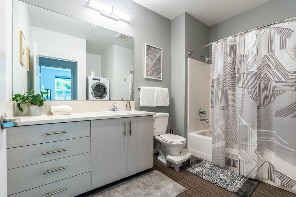 One Bedroom Luxury Apartment Seattle Eksteriør billede