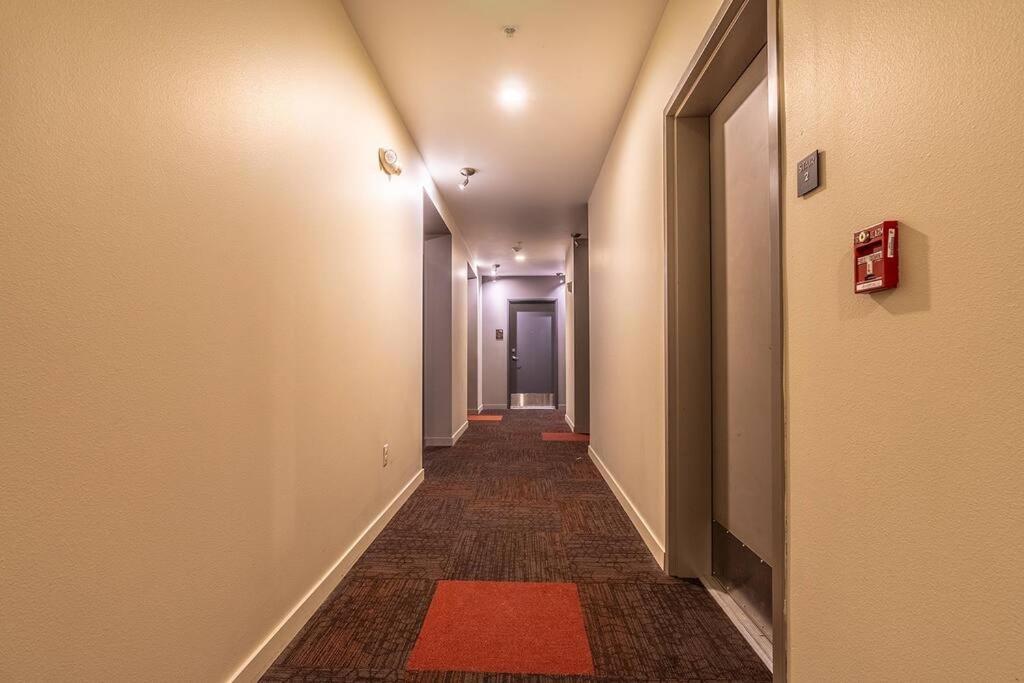 One Bedroom Luxury Apartment Seattle Eksteriør billede