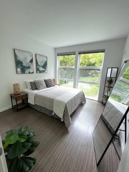 One Bedroom Luxury Apartment Seattle Eksteriør billede