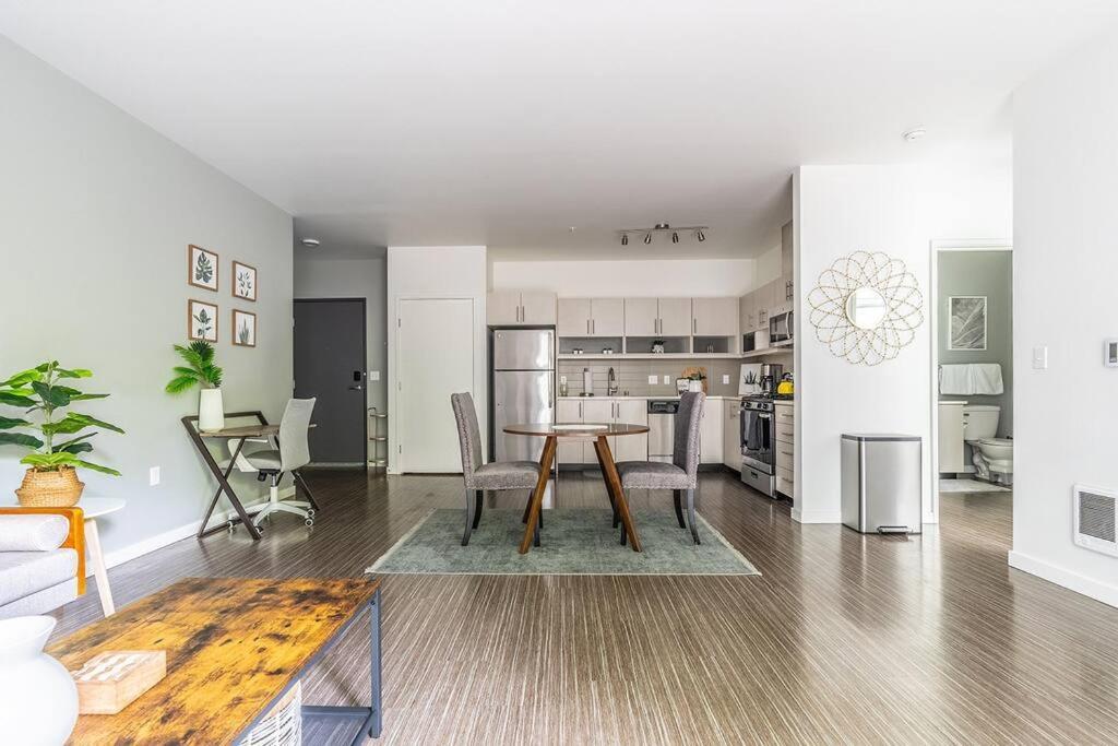 One Bedroom Luxury Apartment Seattle Eksteriør billede