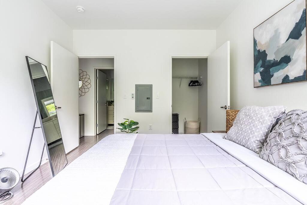 One Bedroom Luxury Apartment Seattle Eksteriør billede